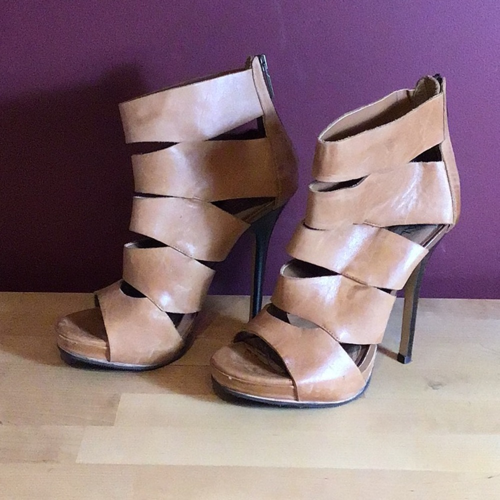 Aldo Size 8 heeled cut out booties EUC